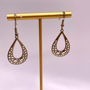 Gold tone teardrop filigree style earrings